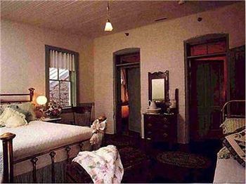 Corner George Inn Bed & Breakfast (Adults Only) Maeystown ภายนอก รูปภาพ