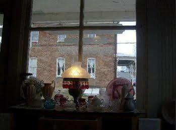 Corner George Inn Bed & Breakfast (Adults Only) Maeystown ภายนอก รูปภาพ
