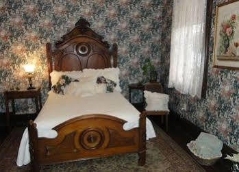 Corner George Inn Bed & Breakfast (Adults Only) Maeystown ภายนอก รูปภาพ