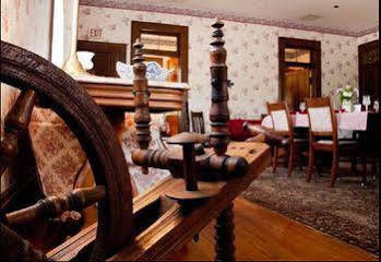 Corner George Inn Bed & Breakfast (Adults Only) Maeystown ภายนอก รูปภาพ